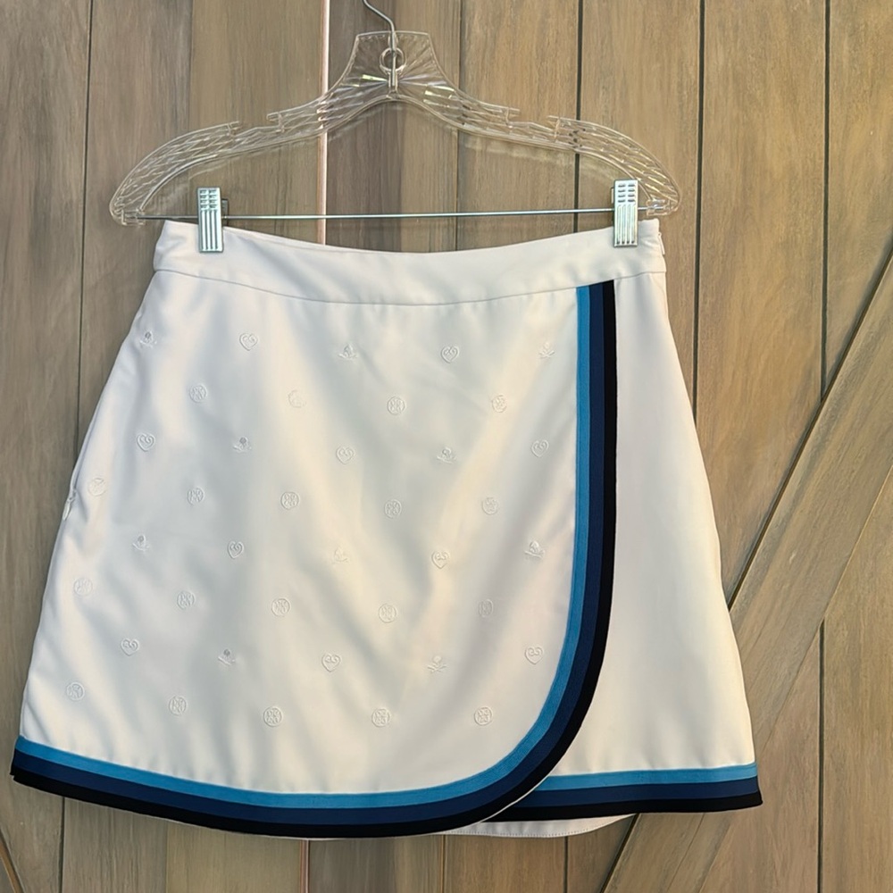 G/Fore size 8 golf skirt Excellent Condiiton